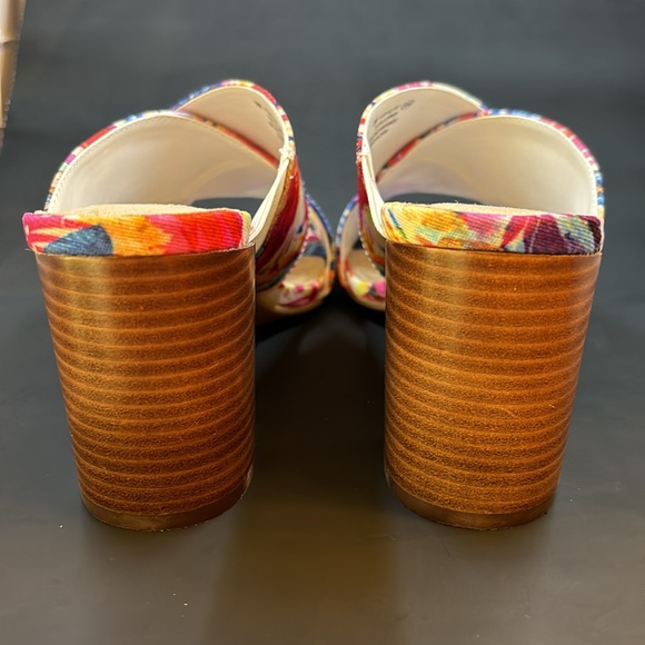 Size 8 Aerosoles Heelrest High Alert heels - Picture 4 of 8